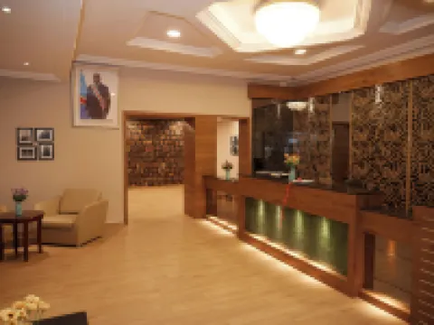 โรงแรมคิงส์พาเลซ โรงแรมในลูบุมบาชิ