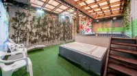 Yeosu Wellstay Pool Villa - Hot Tub