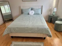 Luxury 4-bedroom house in welcoming Los Angeles with WiFi, AC and many more. Hotels near Porter Ranch Optometry