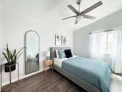 Poolside Paradise - Great Location Near Stadium, Shopping, & Dining - Sleeps 10