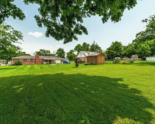 Spacious Home in Quiet Neighborhood - Half Mile from Historic Gallatin Square Hotels in Gallatin