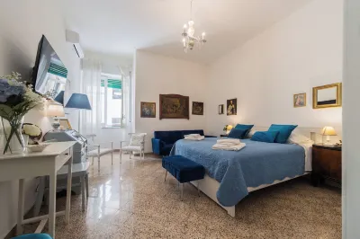 Petite Maison Hotel in zona Corso Vittorio Emanuele