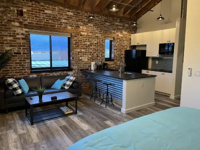 Amazing Industrial Studio Loft Apartment in Downtown Redmond Hotels in 