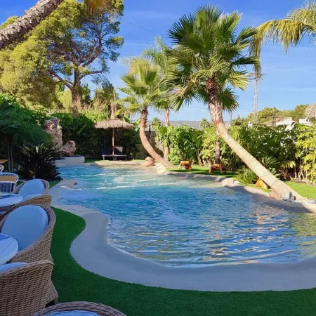 NEW APARTMENT (a pool for two apartment) SMALL GARDEN SEA VIEW