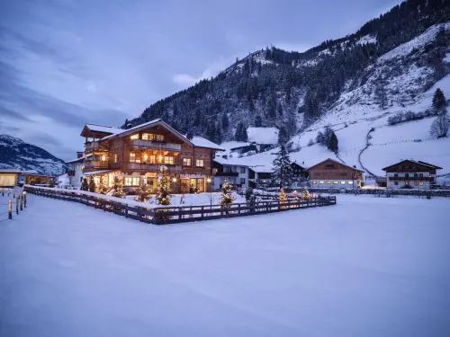 Luxurious holiday chalet in Großarl, the valley of meadows - 260 sqm for 8 people Hotels in Grossarl