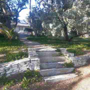 Centrally located - Gorgeous view of Elizabeth Harbour Hotel Exterior