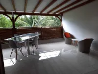 Bungalow between Sea and Mountains