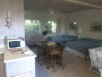 Private Island w Causeway to Town, 2 Bedroom, 2 bathroom, Full kitchen, Sleeps 6
