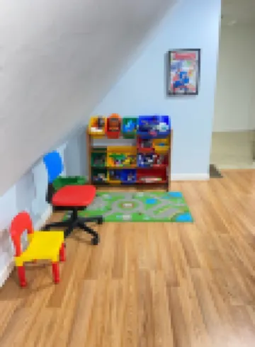 Beautiful 3,000 SF 4-Bdrm +Media/Bonus/Bed Rm Private Home Central West End -Cwe