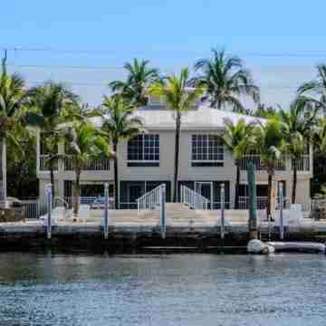 It’s all here for you. Lagoon, pool, sun deck, kayaks, sunsets. Hotel Exterior