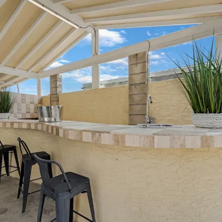 Luxury 4Bedroom Home with Pool, Mini Golf & Movie Theater