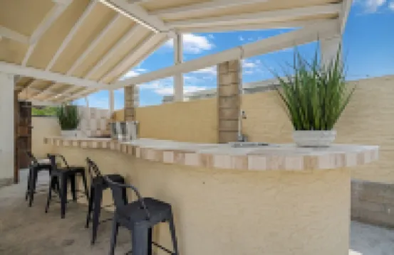 Luxury 4Bedroom Home with Pool, Mini Golf & Movie Theater