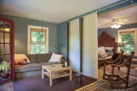 Blend City and Country at Lucky W Cottage