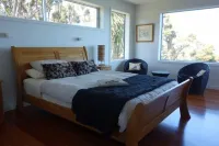 XSPOT Cliff 4WD holiday apartment for two - Spectacular 270° Hauraki Gulf views
