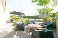 Charming 10-person gîte with SPA, 700 metres from the beach! Hotel a Porspoder