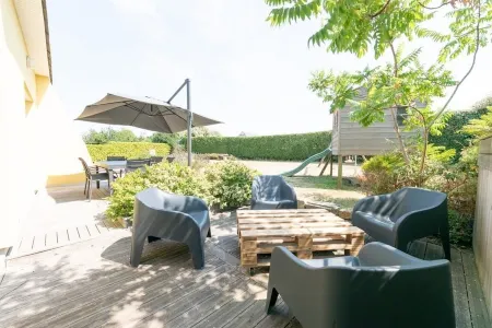 Charming 10-person gîte with SPA, 700 metres from the beach! Отели в г. Порсподе