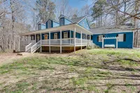 Blue Manor Luxury Home *15 min. from Airport*