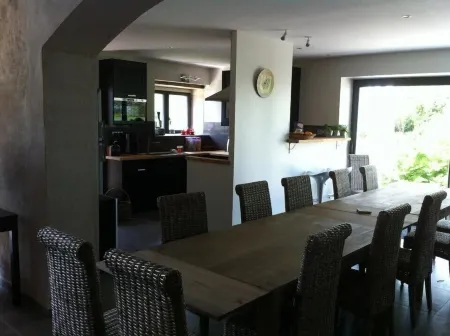 Large property in Burgundy, riverside garden, private indoor pool