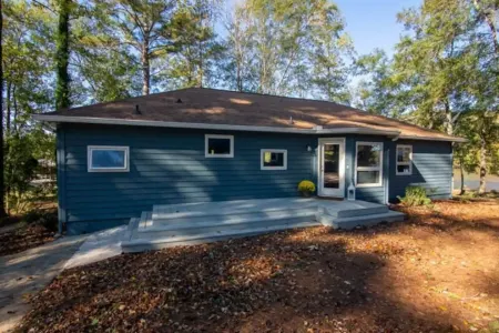 Jackson Lake Waterfront Oasis  with Stunning Views