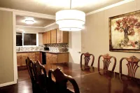 Creek and Ocean Estate - Spacious Living Space - Stay close to Nature