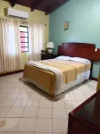 4Br, 5Bath, 5 minutes to Beach AC Home