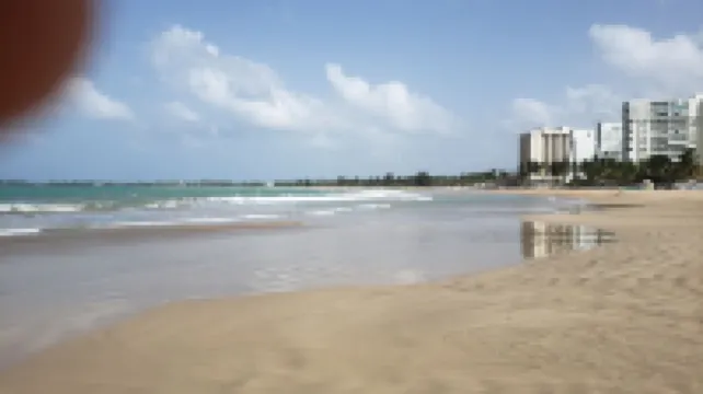 Saint Tropez CondoLOCATION  LOCATIONFree WI FI, Parking, Big Beautiful Pool