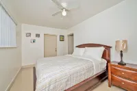 Luxurious 5bed and 3bath Hotels near Walmart Supercenter