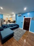 Cozy, serene retreat minutes away from the city center.