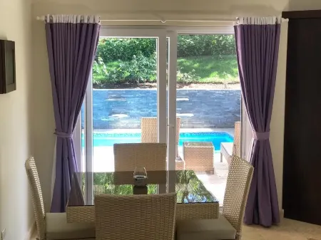 Amazing Heated Jacuzzi, Private Pool, 2 Bed/Bath, AC in Everyroom!!!!