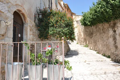 "brocante spirit" Furnished Accommodation Hoteles en Saint-Jeannet