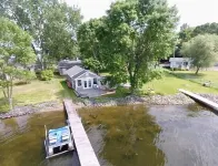 Sunset Point West facing cottage. Amazing spot RIGHT on the water!!!