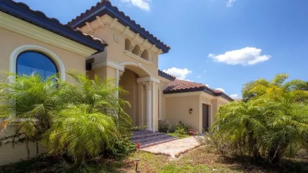 Gorgeous Spacious 4 bedrooms 3B baths in Punta Gorda Isles on Canal with pool