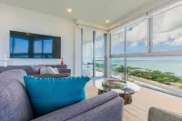 Azure Beach Residences 3 Bed/3 Bath Suite 180 Degree Views of  Eagle/Palm Beach.