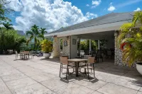 "Idle Time on the Bay Visually Charming and newly refurbished apartment