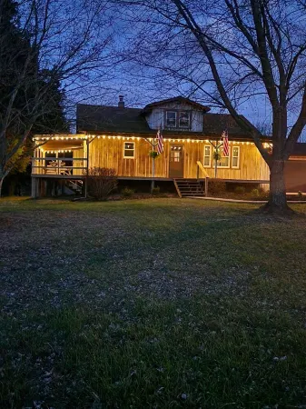 Relaxing retreat within miles from various activities