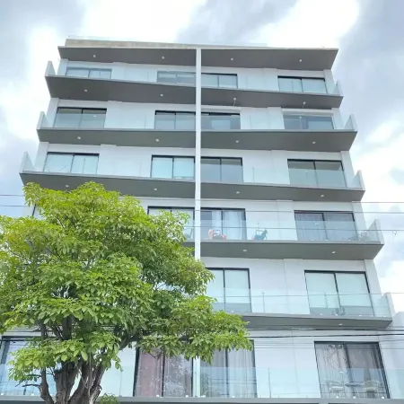 Moderno departamento con alberca, 200m al malecón
