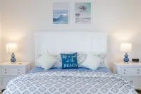 Newly Remodeled Panoramic Ocean View 2 Bedroom Condo