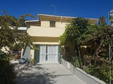 GROUND FLOOR PAVILION