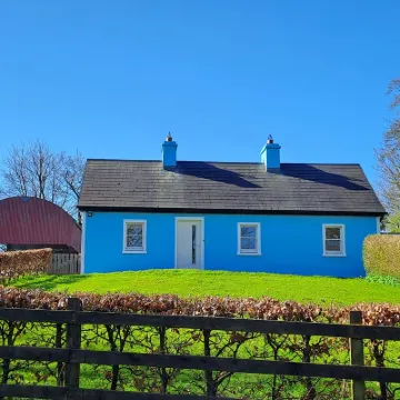 Family & Pet Friendly Restored Cottage in East Mayo with   Bord Failte Award โรงแรมใน