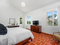 Oceanview Villa in Gated Beachfront Community w/ Full Backup Generator & Cistern Hotels in Vega Alta