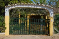 Fantastic Villa w/Large Garden&Private Pool in 3acre Farm-near Quinta do Lago