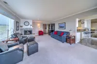 Condo #29 has AMAZING unsurpassed views of the Pacific Ocean! Hotels in Gleneden Beach