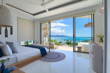 รูปภาพของ3 Bed/4 Bath BEACHSIDE VILLA with SEA and SUNSET VIEWS, 150 meters walk to BEACH