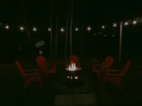 Luxury Private Cottage on Five Acres w/ Hot Tub & Direct Access to Public Beach!