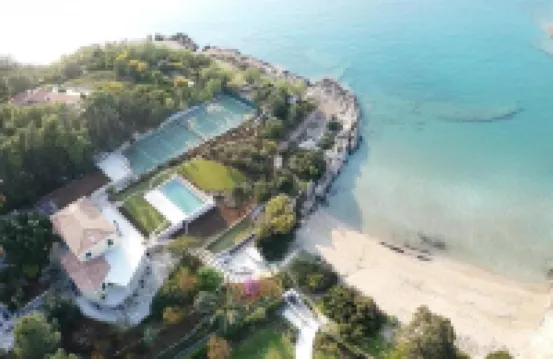 Luxury Beachfront Villa Aria - Pool, Tennis, Sunset Views & Seaside Adventures!!