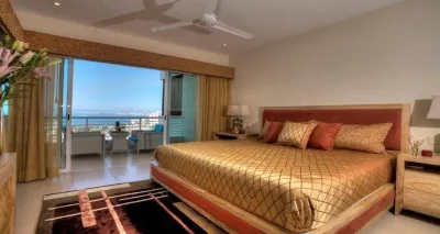 Panoramic Ocean Views in Charming Cinco de Diciembre Neighborhood! Hotel di 