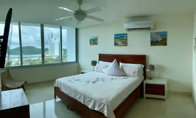 Luxury apartment with private beach and sea view  호텔