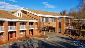 Avon Old Farms Hotel