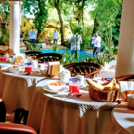 Casa Quetzal Hotel