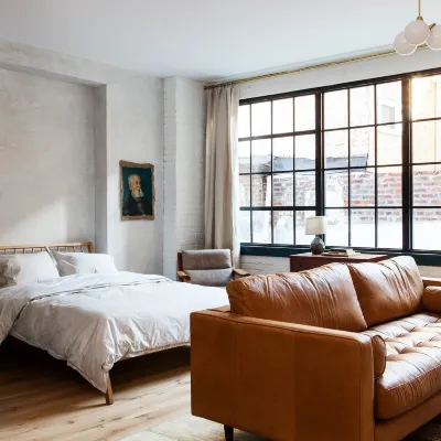 Lokal Hotel Old City Hotels near Benjamin Franklin's Grave
